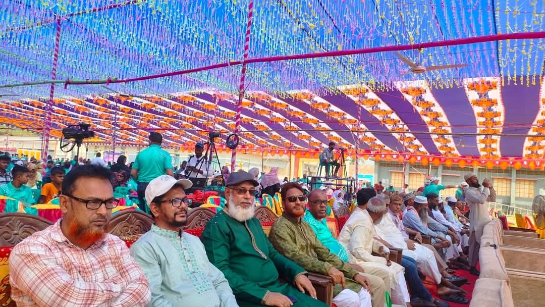 ভোলাহাটে সবজা পাইলট উচ্চ বিদ্যালয়ের ১ম রি-ইউনিয়ন রজতজয়ন্তী উদযাপিত