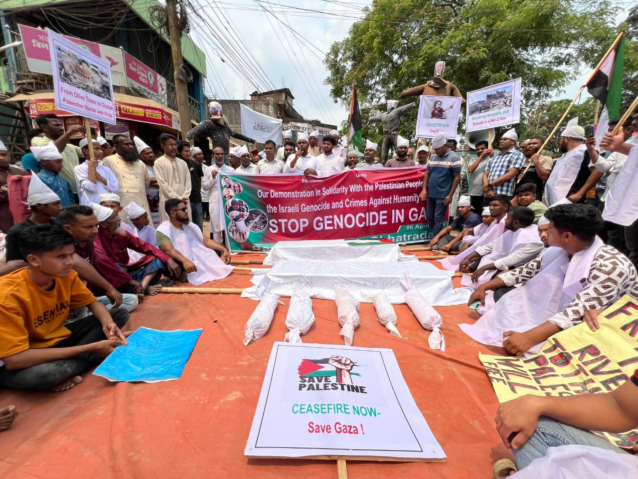 ফিলিস্তানের গাজায় গনহত্যার প্রতিবাদে পানছড়ি উপজেলা ছাত্রদলের বিক্ষোভ মিছিল ও প্রতিবাদ সমাবেশে। 