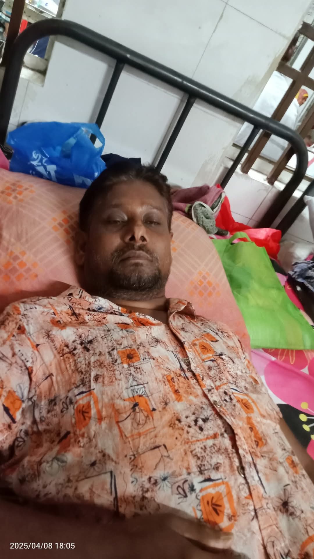 গুরুতর অসুস্থ অবস্থায় নাটোর সদর হাসপাতালে ভর্তি আছে। 