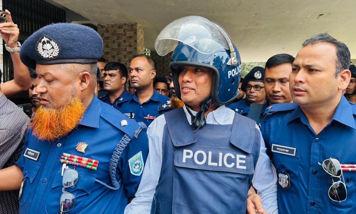ঠাকুরগাঁও-২ আসনের সাবেক এমপি সুজনকে শোন অ্যারেস্ট দেখিয়ে কারাগারে প্রেরণ।