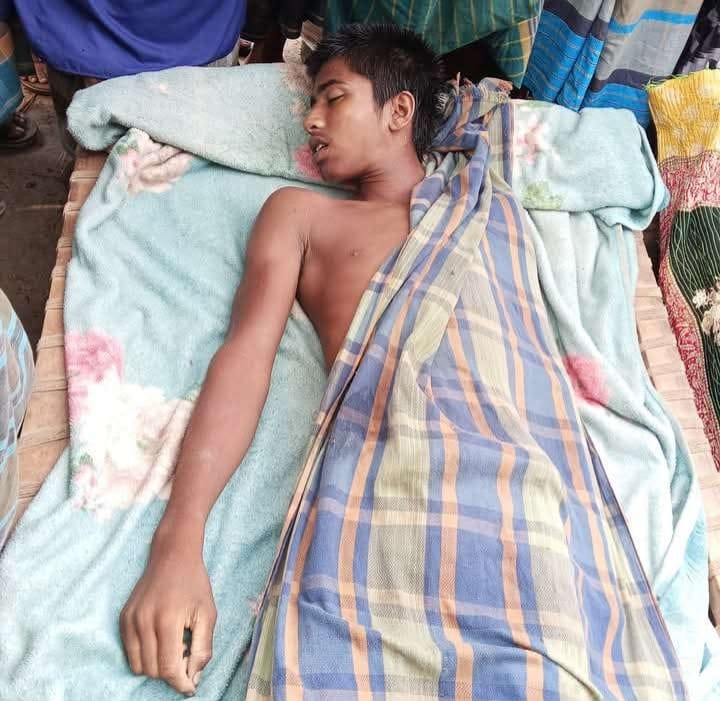 নওগাঁর পত্নীতলায় নাহমির নামে এক কিশোরের বজ্রপাতে মৃত্যু