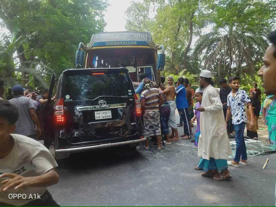 মাদারীপুর ঢাকা-বরিশাল মহাসড়কে বাস-মাইক্রোবাসের সংঘর্ষ, শিশুসহ আহত ১০