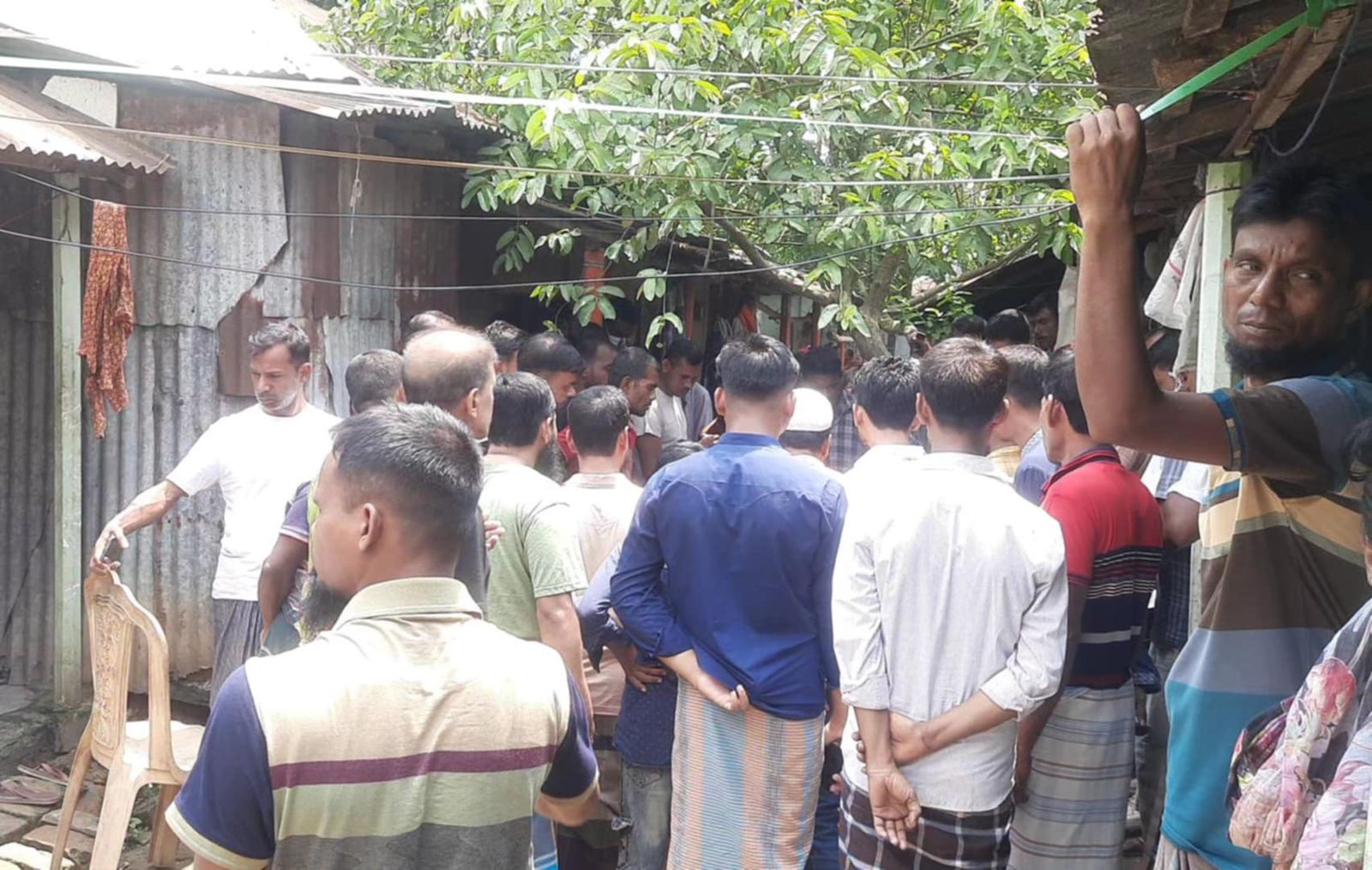 ভালুকায় এক নারীর অর্ধগলিত লাশ উদ্ধার 