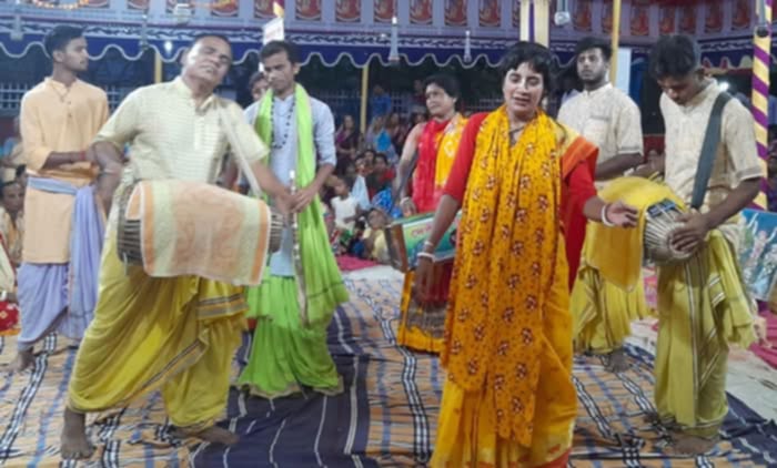 নওগাঁয় শ্রীশ্রী রাধাগোবিন্দ মন্দিরে ২৪ প্রহর ব্যাপী মহাহরিনামের যজ্ঞ ও লীলাকীর্তন অনুষ্ঠিত ।