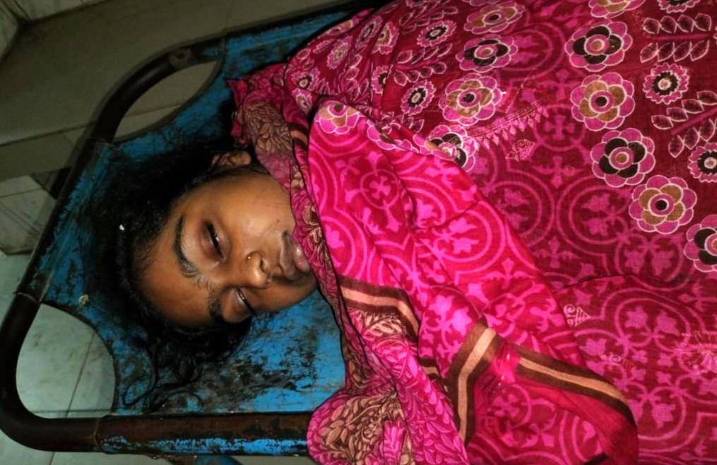 ভোলাহাটে এক কিশোরীর আত্মহত্যা।