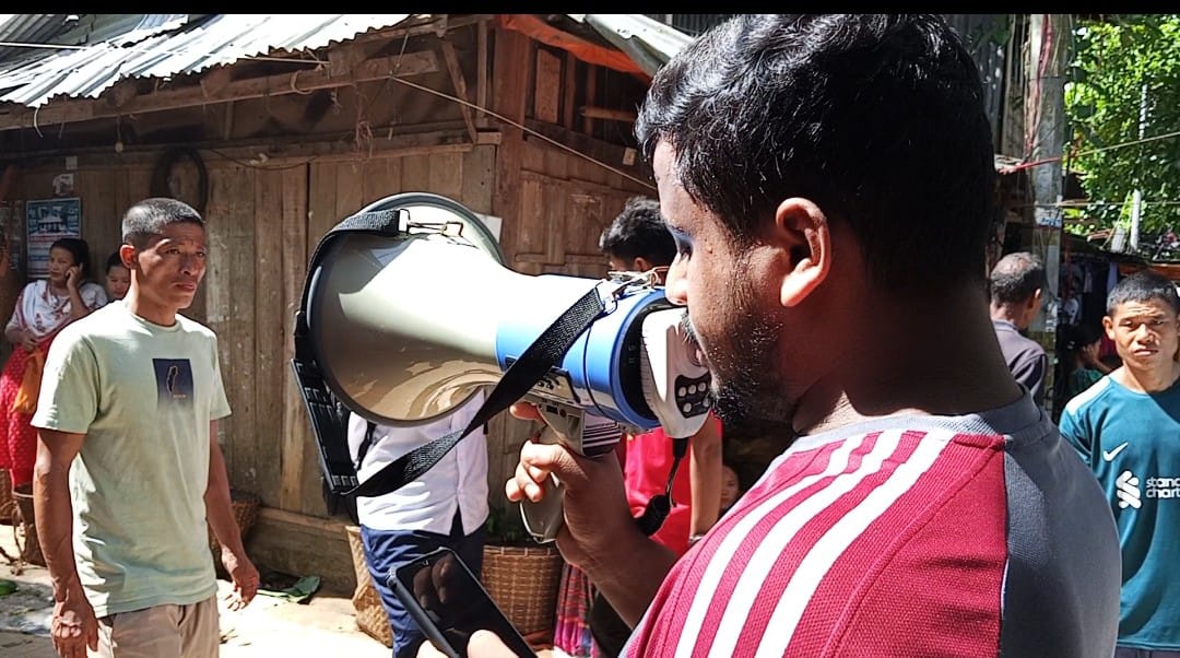 বিলাইছড়িতে প্লাস্টিক বর্জনে সচেতনতামূলক মাইকিং ।