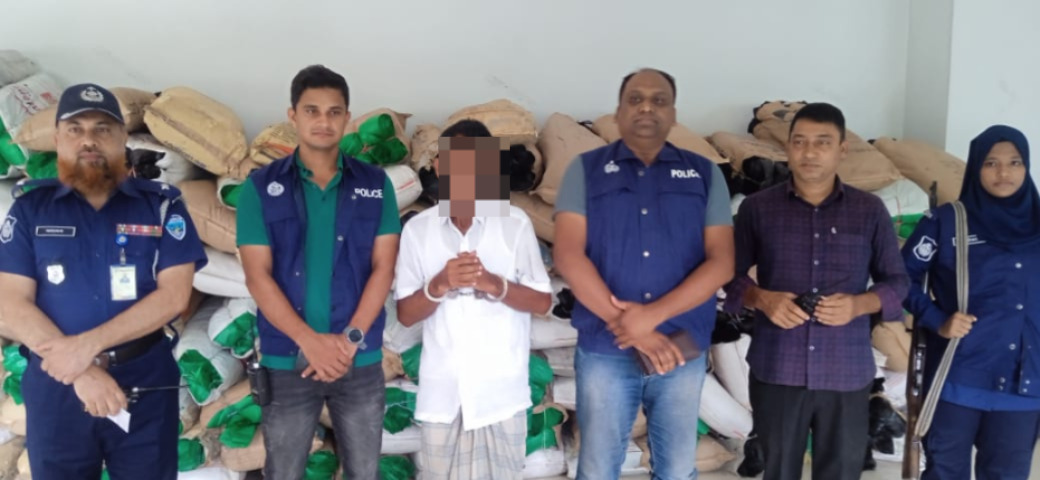 ব্রাহ্মণবাড়িয়ায় ৬ হাজার ৫৭৫ কেজি নিষিদ্ধ পলিথিনসহ ব্যক্তি গ্রেফতার পরিবেশের জন্য মারাত্মক হুমকি—নিষিদ্ধ পলিথিনের পাহাড় জব্দ, কসবায় কৃষ্ণচন্দ্র সাহা আটক
