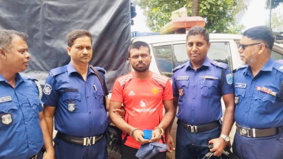 গোপালগঞ্জের কাশিয়ানীতে ১০০ পিস ইয়াবাসহ এক মাদক ব্যবসায়ী আটক।