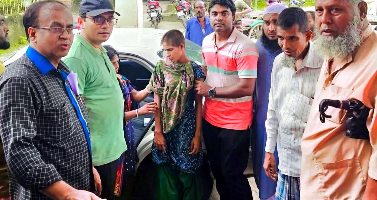 পাইকগাছায় আলোচিত রাস্তায় শিশু জন্ম দেয়া পারুল আক্তার ১৯মাস পরে ফিরে পেলো পরিবার
