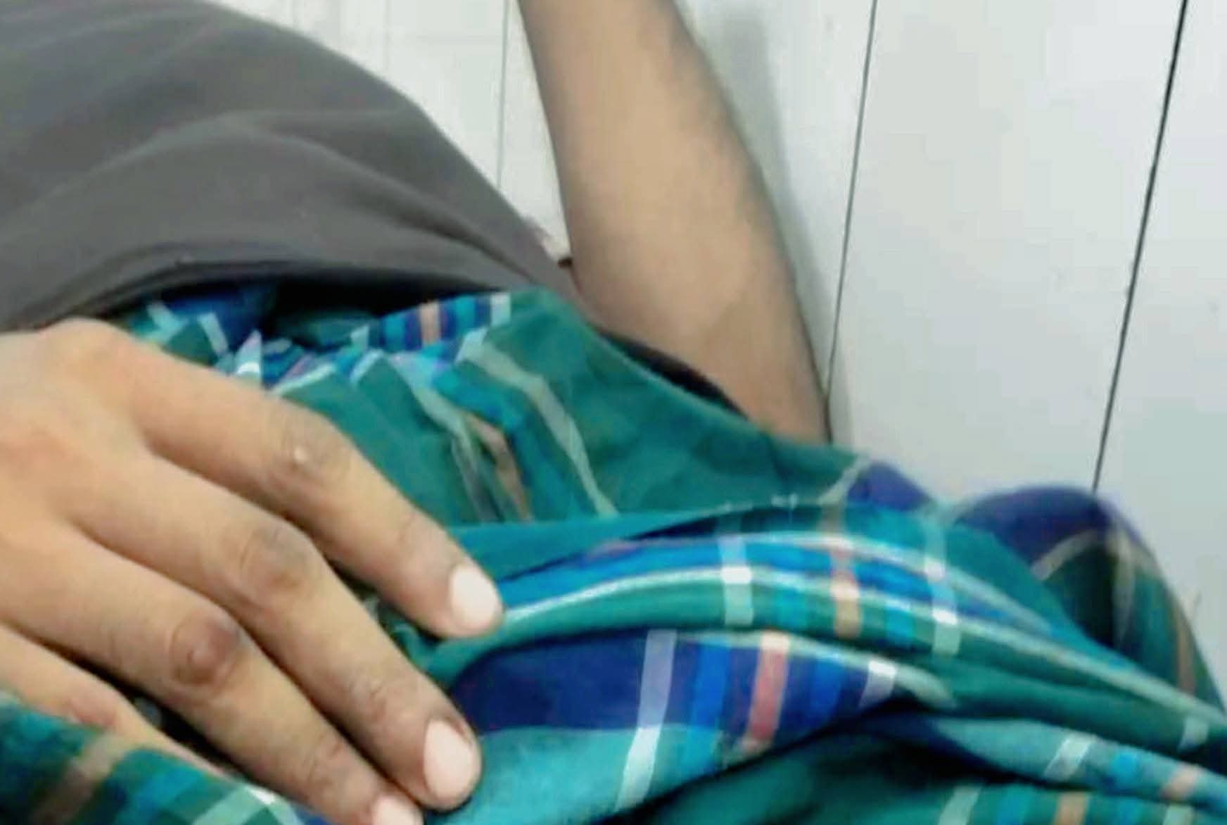নরসিংদীর শিবপুরে ঘুমন্ত স্বামীর পুরুষাঙ্গ কেটে ফেলেন স্ত্রী।