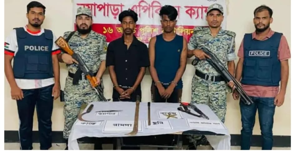 টেকনাফে এপিবিএনের অভিযান অস্ত্রসহ দুই রোহিঙ্গা ডাকাত আটক