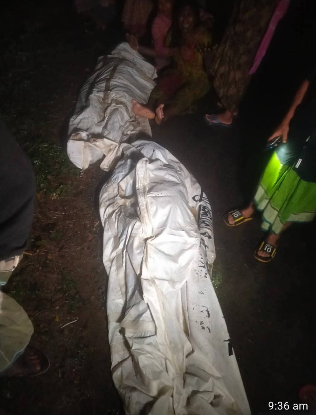 ধামরাইয়ে পিকআপ নিয়ন্ত্রণ হারিয়ে পুকুরে পড়ে চালক সহ নিহত- ০২