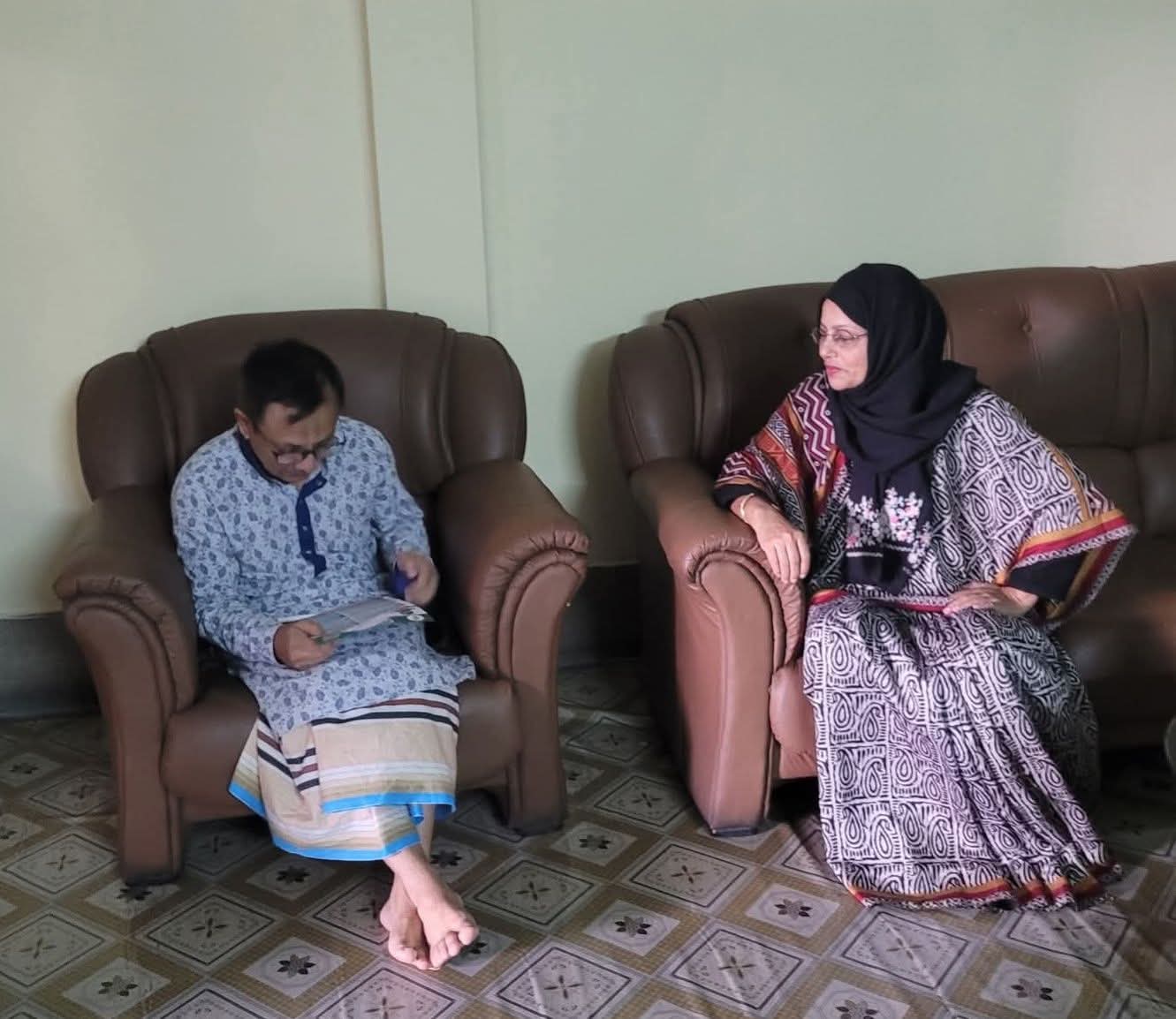 বেগম খালেদা জিয়ার উপদেষ্টা আব্দুল মুক্তাদিরের সঙ্গে এডভোকেট জেবুন নাহার সেলিমের সৌজন্য সাক্ষাৎ