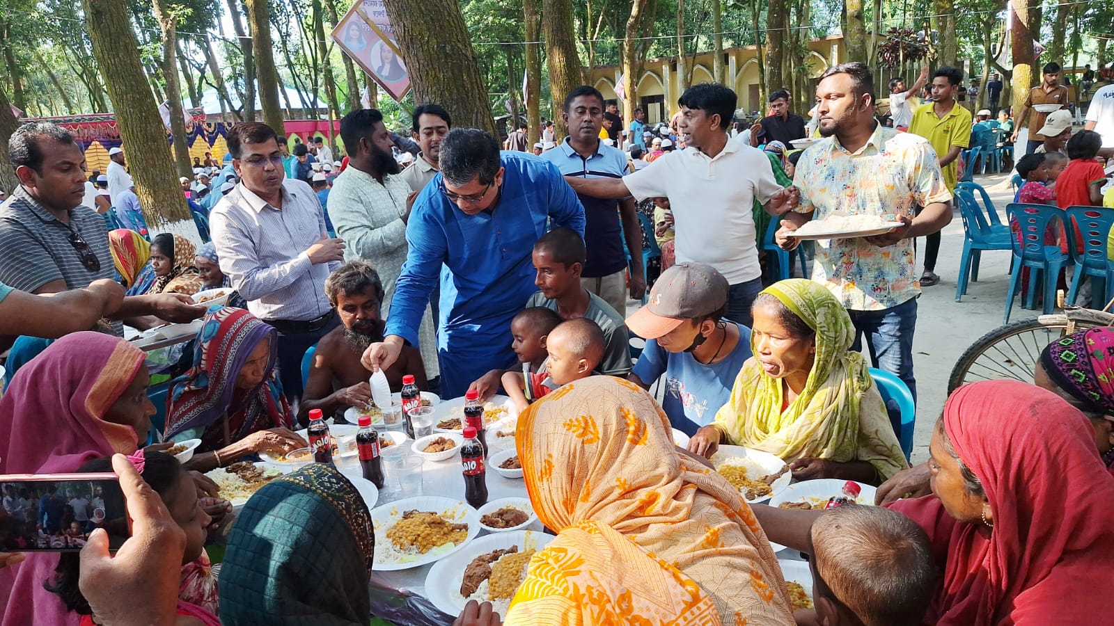 বগুড়া-২ (শিবগঞ্জ): এতিম ও অসহায়ের মুখে হাসি ফোটালেন জাইমা রহমান