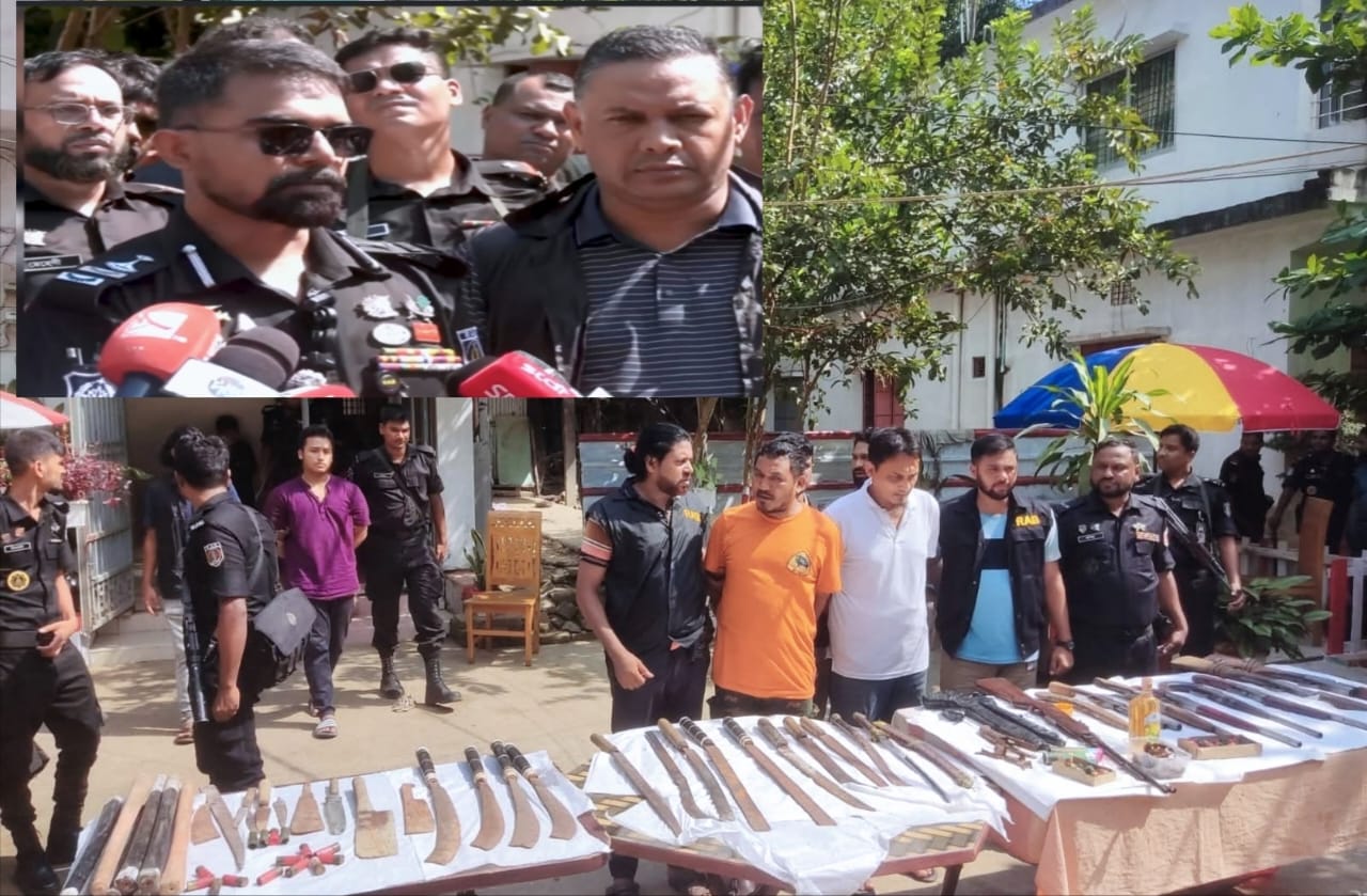 রাউজানে বিপুল অস্ত্র ও গোলাবারুদ উদ্ধার করেছে র‍্যাব-৭, আটক ২