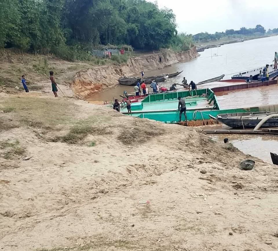 সিলেট বিভাগের সিলেট জেলার কোম্পানীগন্জে আতাউর সিন্ডিকেট খাবলে খাচ্ছে মাঠ বাজার ও বসতি